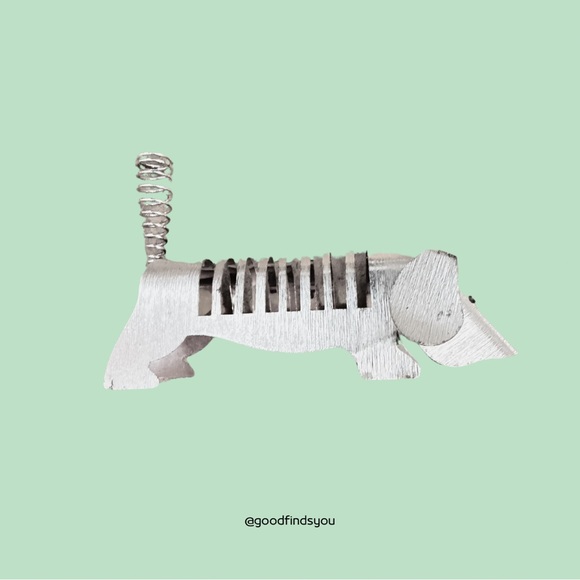 Vintage Metal Weiner Dog Dachshund Pen/Letter/Envelope Holder Desk Accessory - Picture 2 of 3